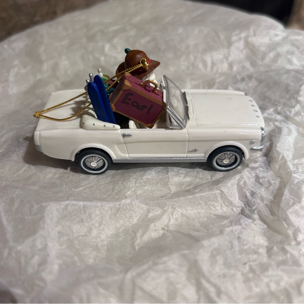 Enesco 1965 Ford Mustang convertible Santa Christmas‎ ornament.